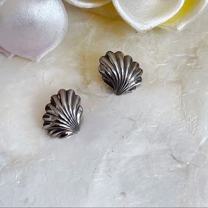 Vintage Silver Plated Shell Small Earrings Pierced 3/4”